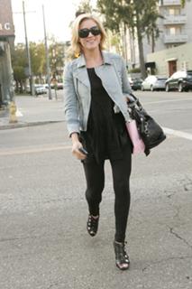 Brittany Snow feet photo thumbnail