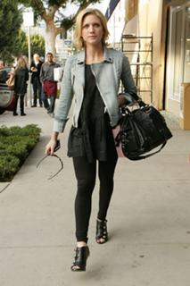 Brittany Snow feet photo thumbnail