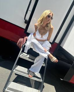 Brittany Snow feet photo thumbnail