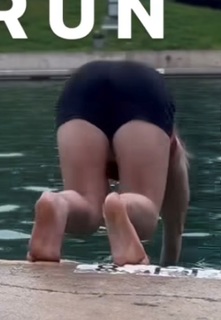 Brittini Burton feet photo 10