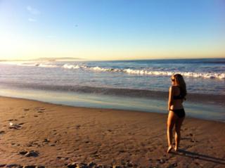 Brittney Palmer feet photo thumbnail