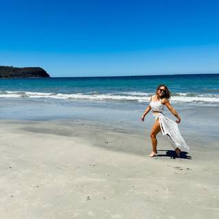 Brittney Palmer feet photo thumbnail