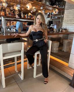 Brittney Palmer feet photo thumbnail