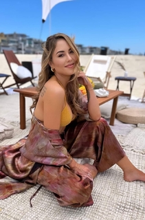 Brittney Palmer feet photo thumbnail