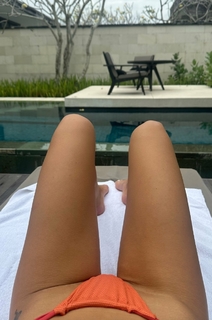 Brittney Palmer feet photo thumbnail