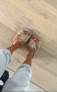 Brittney Palmer feet photo thumbnail