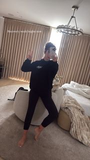 Brittney Palmer feet photo thumbnail