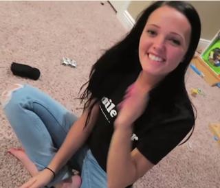Brittney Smith feet photo thumbnail