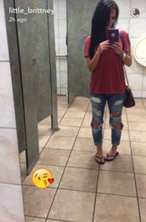 Brittney Smith feet photo thumbnail