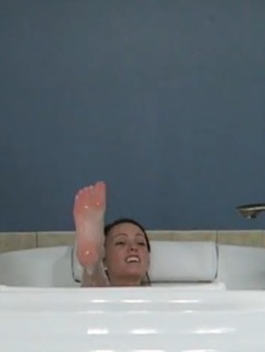 Brittney Smith feet photo thumbnail