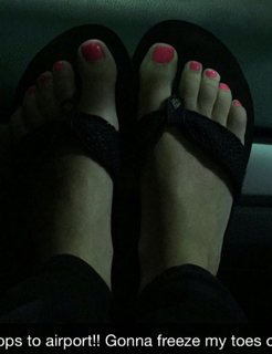 Brittney Smith feet photo thumbnail