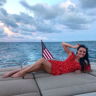 Brittney Smith feet photo thumbnail