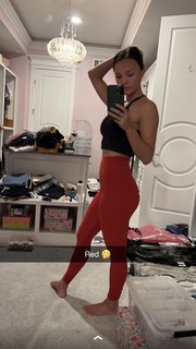 Brittney Smith feet photo thumbnail