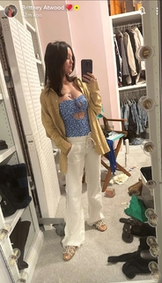 Brittney Smith feet photo thumbnail