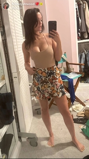 Brittney Smith feet photo thumbnail