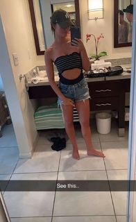 Brittney Smith feet photo thumbnail