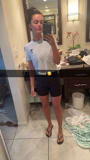 Brittney Smith feet photo thumbnail