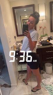 Brittney Smith feet photo thumbnail