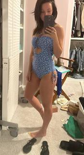Brittney Smith feet photo thumbnail