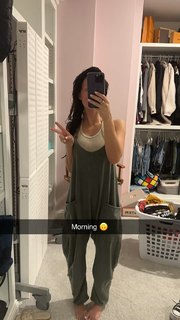 Brittney Smith feet photo thumbnail