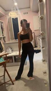 Brittney Smith feet photo thumbnail