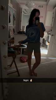 Brittney Smith feet photo thumbnail