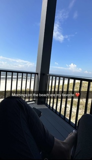 Brittney Smith feet photo thumbnail