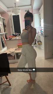 Brittney Smith feet photo thumbnail