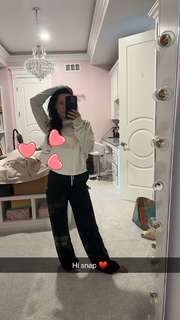 Brittney Smith feet photo thumbnail