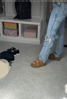Brittney Smith feet photo thumbnail
