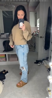Brittney Smith feet photo thumbnail