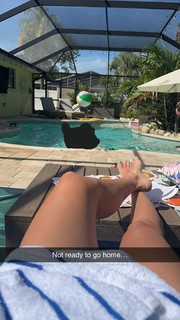 Brittney Smith feet photo thumbnail