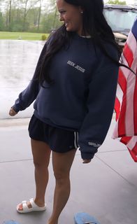 Brittney Smith feet photo thumbnail