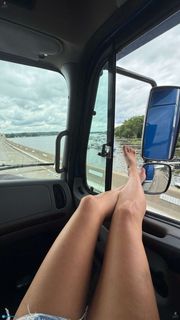 Brittney Smith feet photo thumbnail