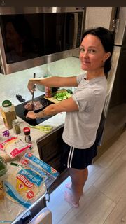 Brittney Smith feet photo thumbnail