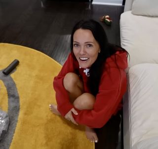 Brittney Smith feet photo thumbnail