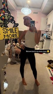 Brittney Smith feet photo 13