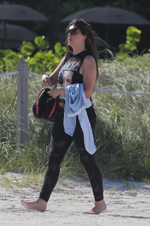 Brittny Gastineau feet photo 4