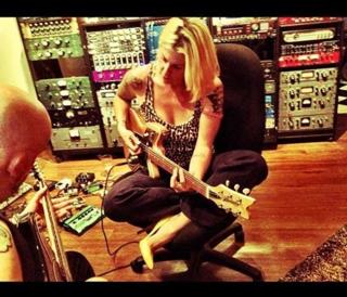 Brody Dalle feet photo 5