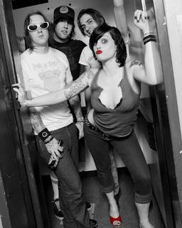 Brody Dalle feet photo 1