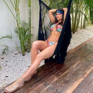 Brooke Adams feet photo thumbnail