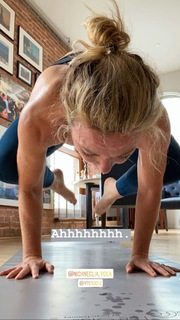 Brooke Baldwin feet photo thumbnail