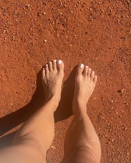 Brooke Blurton feet photo 2