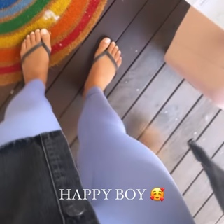 Brooke Blurton feet photo 17