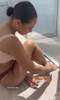 Brooke Blurton feet photo 6