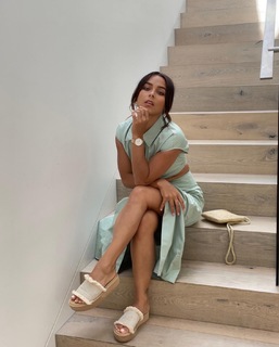 Brooke Blurton feet photo 6
