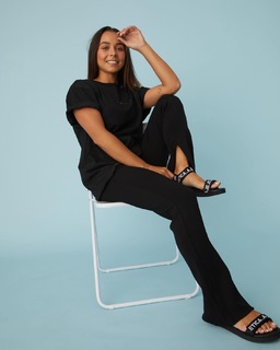 Brooke Blurton feet photo 20