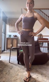 Brooke Blurton feet photo 15