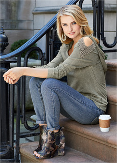Brooke Buchanan feet photo 13