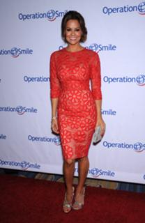 Brooke Burke feet photo thumbnail